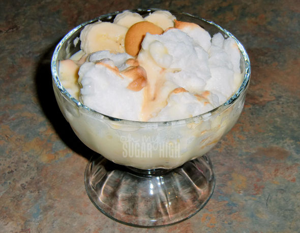 dish of banana cream pudding