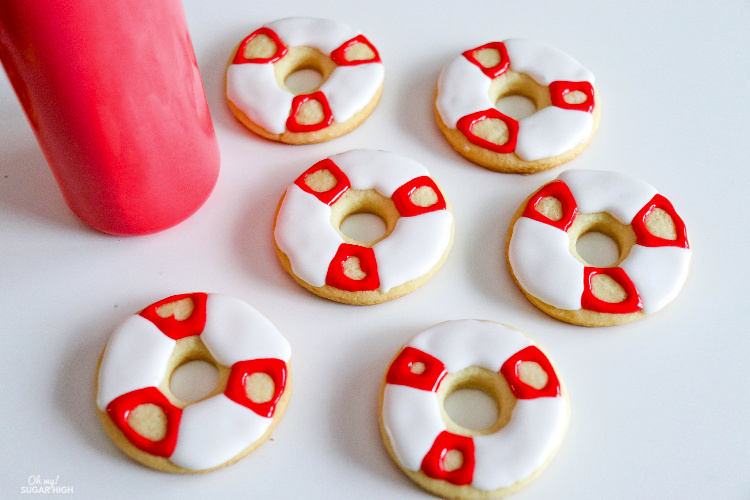 Making Life Preserver Cookies with royal icing and sugar cookie dough